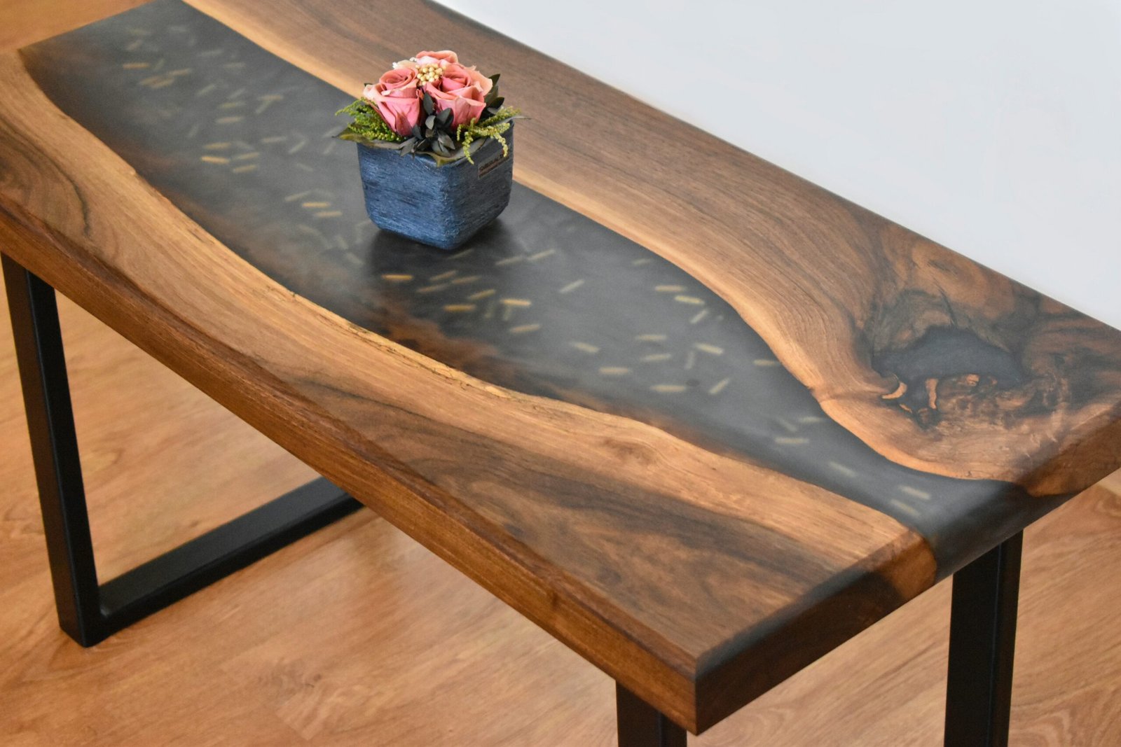 Evaluating the Charm and Utility of Epoxy Tabletops: An In-Depth Exploration